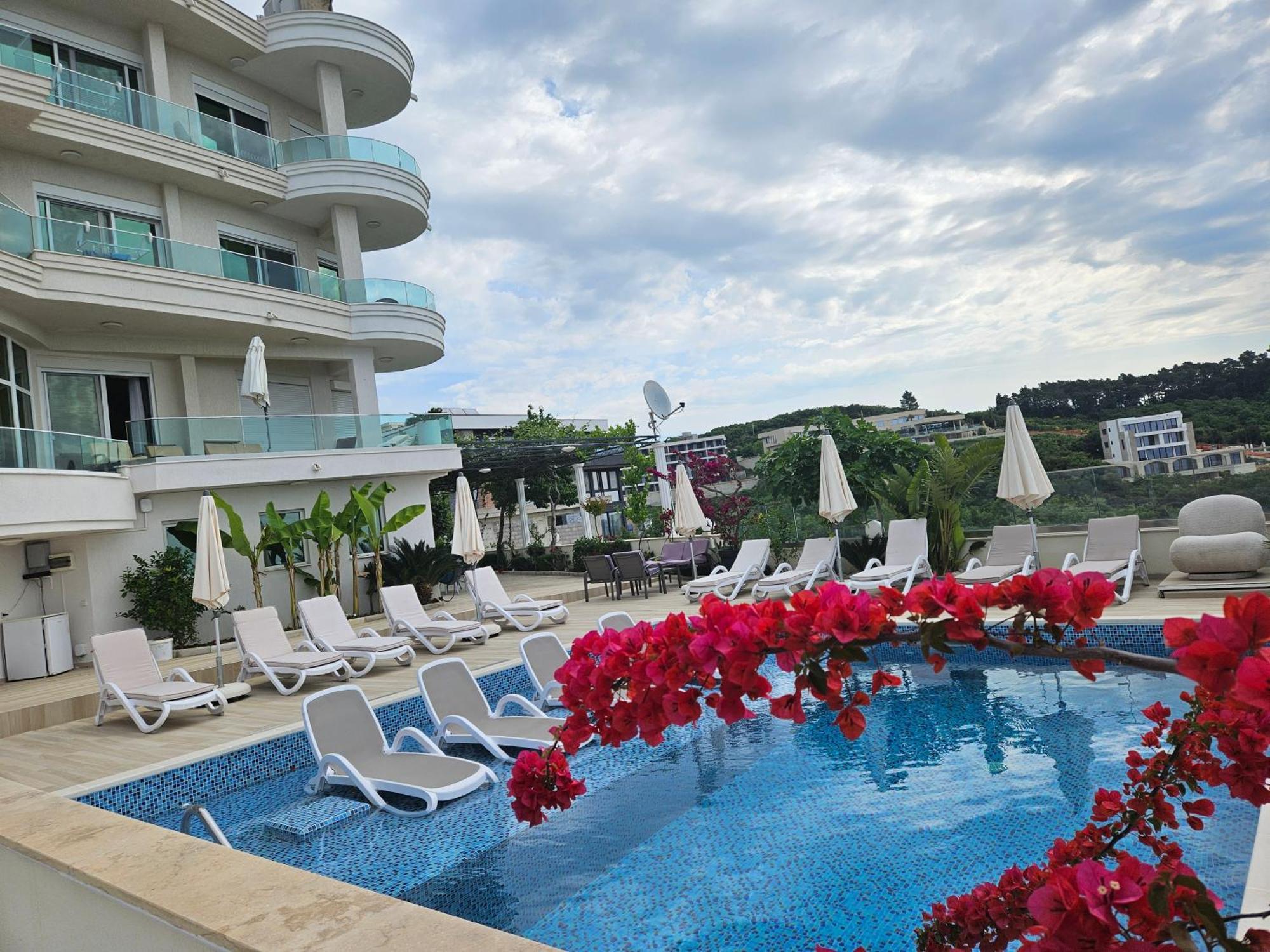 Apartments D'Hermes Ulcinj Extérieur photo